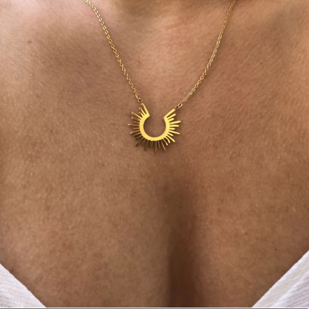 Sun shaped necklace stainless steel - Picture 2 of 4